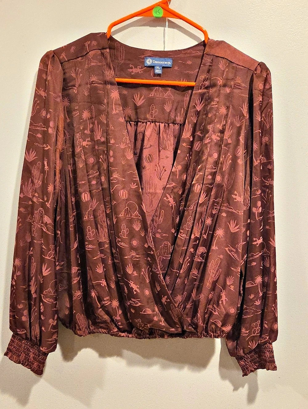 45. Democracy Long Sleeve Abstract Blouse in Maroon Size PL Like New